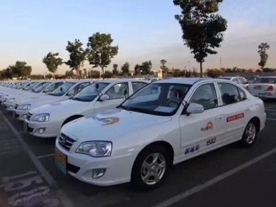 駕照考試科目三是先踩離合還是先踩剎車?