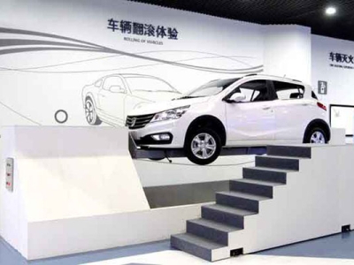 東方時尚駕校車輛翻滾體驗