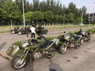 東方時尚學(xué)員摩托車考試現(xiàn)場