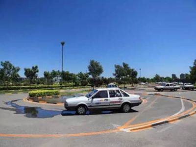 東方時尚駕校學(xué)員學(xué)車現(xiàn)場