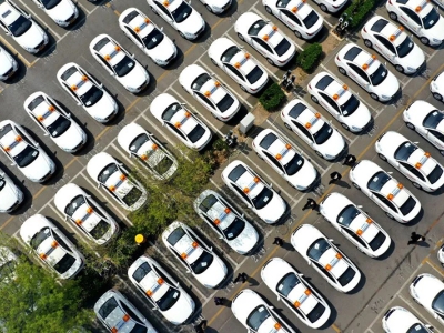 已經(jīng)有駕駛證和駕照了怎么學開車呢?