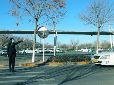 開自動擋,出現這3種情況一定停車