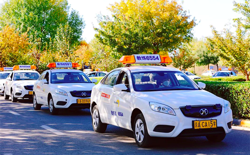 和北京東方時尚駕校一起探究：如何提高駕駛技能？